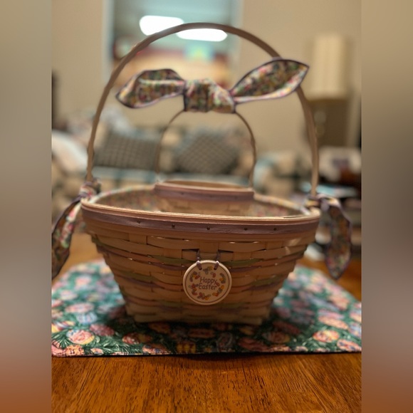 Longaberger 2000 Easter Basket - Picture 2 of 15